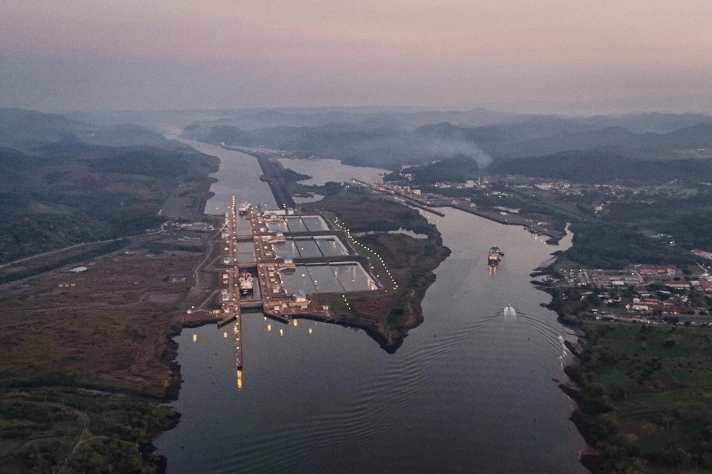 El presidente de EU, Donald Trump, ha expresado la intención de recuperar el Canal de Panamá. Foto Ap / Archivo