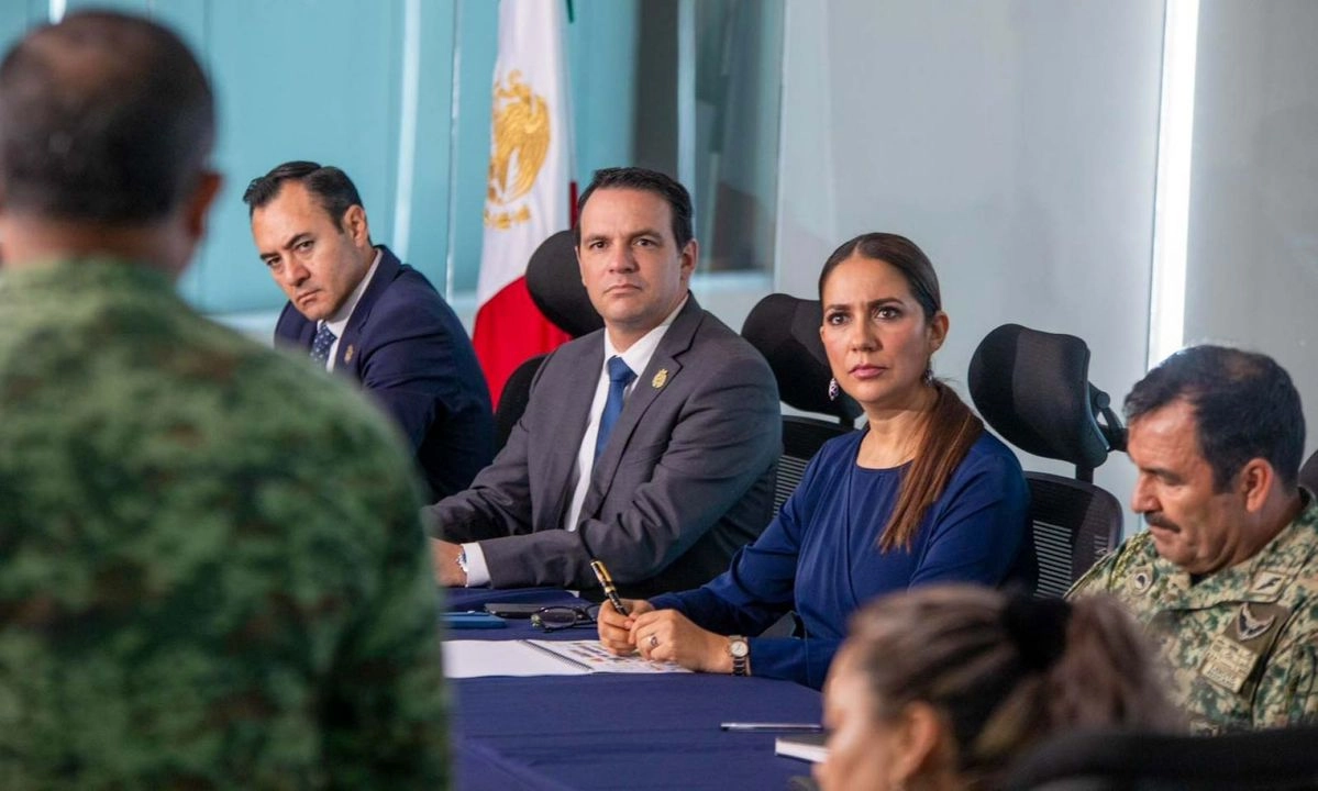 La gobernadora de Guanajuato, Libia Denisse García Muñoz Ledo, durante una reunión en materia de seguridad. 