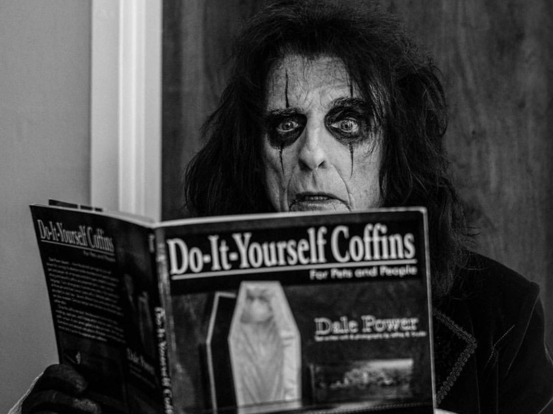 Es un material que descubre la ciudad con historias tal como deben ser contadas. Foto tomada del Twitter de @alicecooper