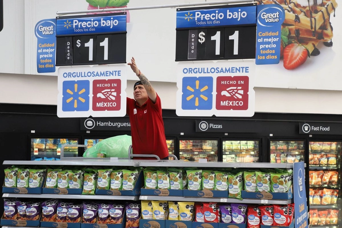 Walmart de México, en alianza con Invex Banco y respaldado con la tecnología de Mastercard, anunció el lanzamiento de las nuevas tarjetas de crédito. Foto 