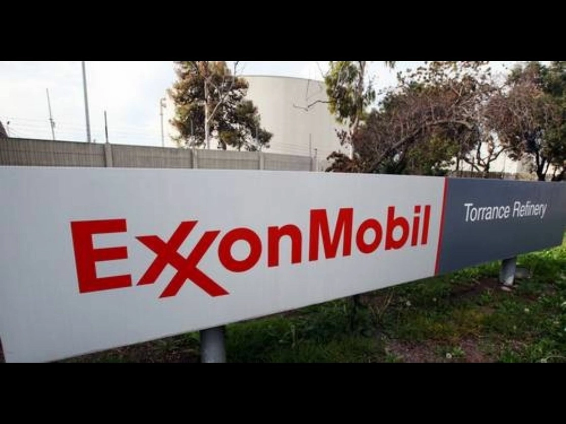 Refinería de ExxonMobil, en imagen de archivo. Foto Ap