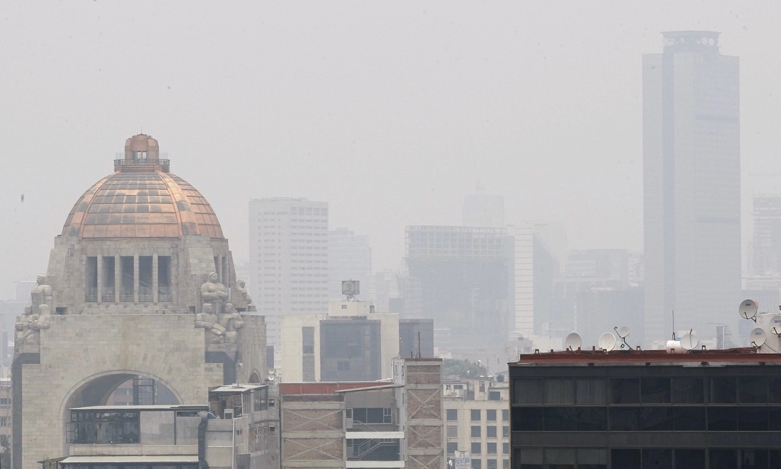 Aunque en este siglo son más los días con buena calidad del aire, aún no es suficiente. Foto Roberto García Ortiz