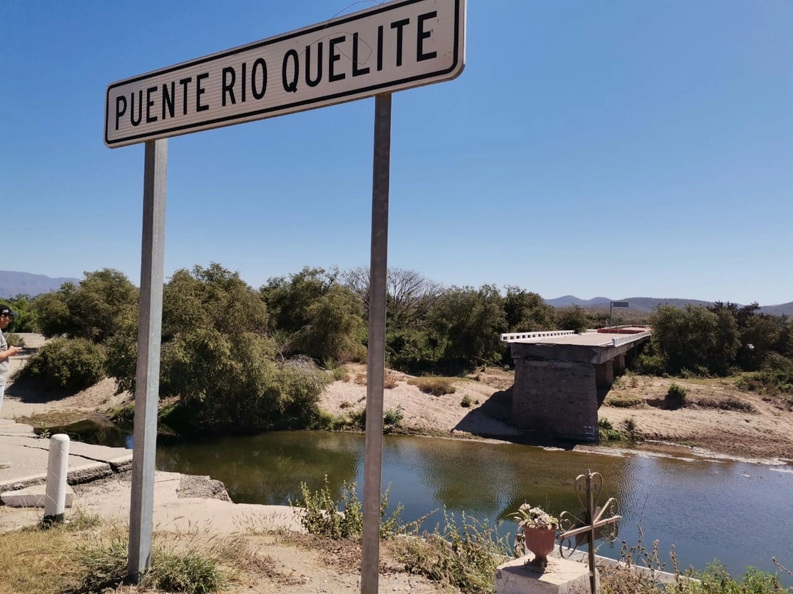 El puente El Quelite se desplomó tras el paso del huracán 'Nora', el pasado 29 de agosto de 2021. Foto Irene Sánchez