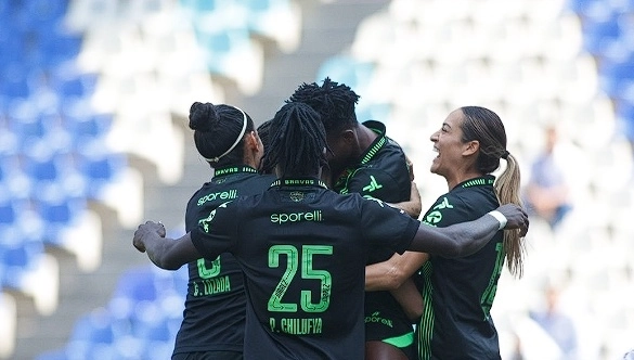 Vania Moron (4) y Joselyn Solis (79) descontaron por las poblanas, que se despidieron del torneo con apenas nueve unidades. Foto @FemenilFcJuarez