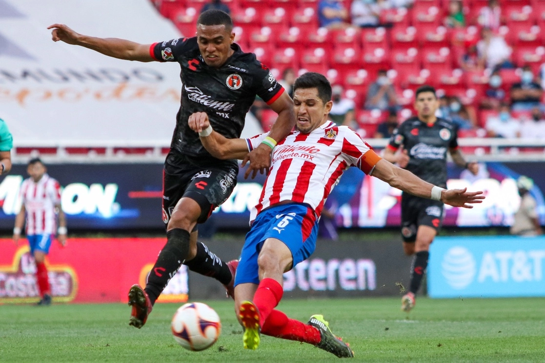 El conjunto tapatío logró una obligada victoria que le da esperanzas de avanzar a la repesca en la recta final del torneo. Foto Twitter @Chivas