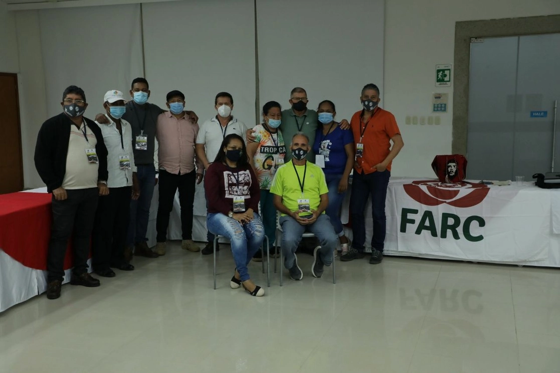 Este es el equipo que debatió desde Valledupar hasta Medellín el cambio de nombre. Foto @PartidoFARC