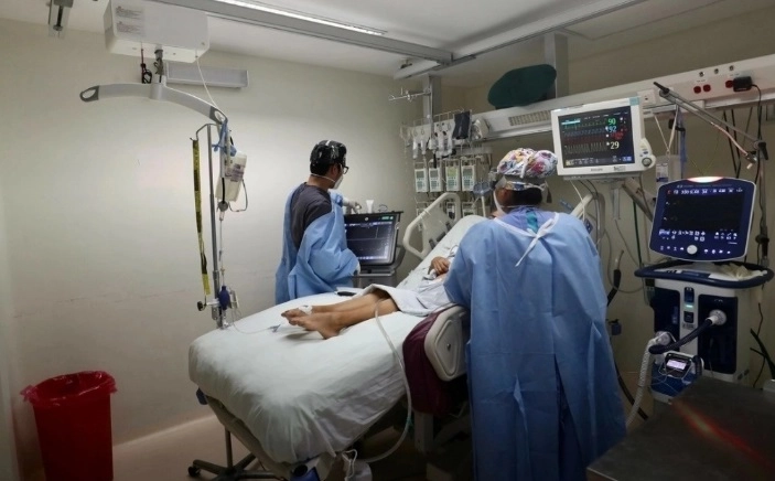 Se propone topar los incrementos en las primas de gastos médicos mayores, con el fin de acabar con los incrementos de hasta 200 o 300 por ciento que aplican las aseguradoras
