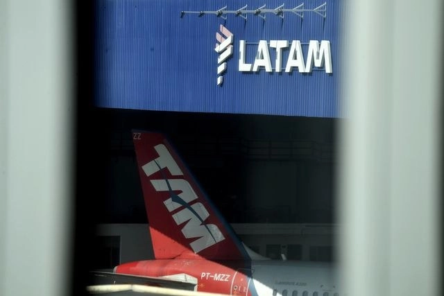 En imagenn de archivo, hangar de las aerolíneas LATAM en el aeropuerto Santos Dumont en Río de Janeiro, Brasil. Foto Afp