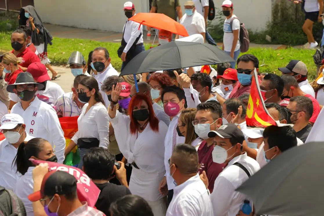 Layda Sansores, gobernadora electa de Campeche y Mario Delgado, líder nacional de Morena, encabezan la marcha, el 25 de agosto de 2021. Foto La Jornada
