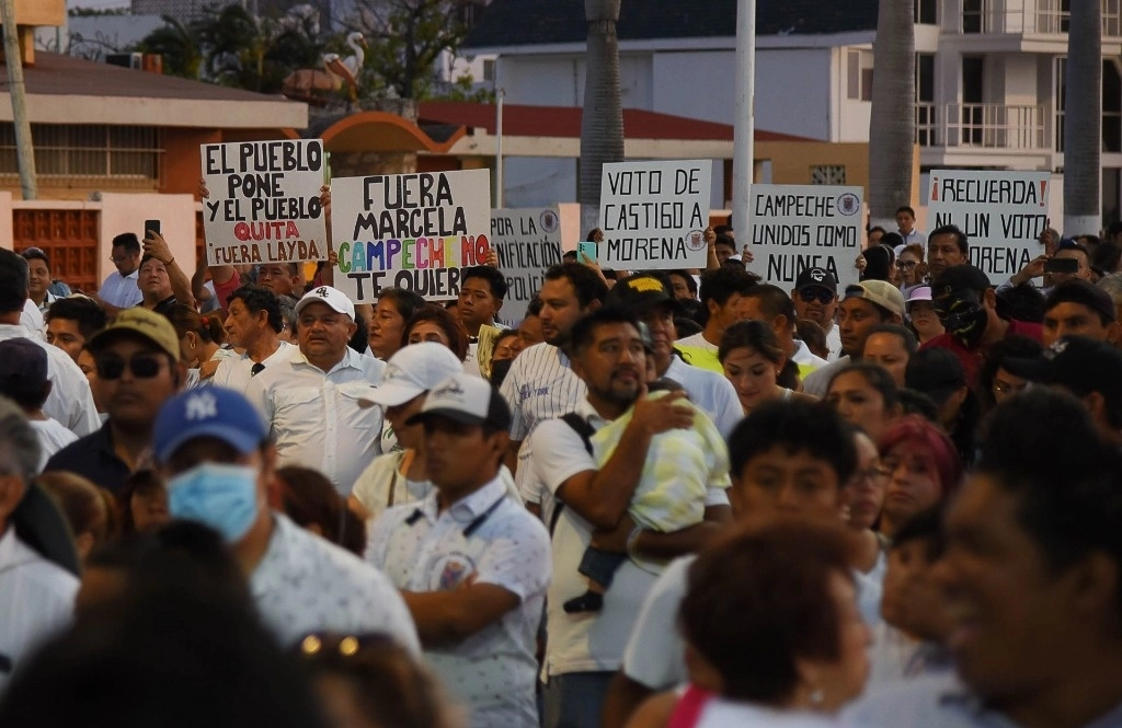 Marcha en apoyo a los policías de Campeche en paro; exigen la destitución de la titular de Seguridad, Marcela Muñoz. Foto Cuartoscuro / Archivo  