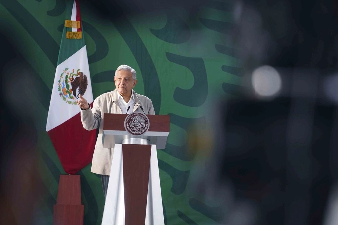 El presidente López Obrador, durante su conferencia matutina de este miércoles, misma que se realizó en Xalapa, Veracruz. Foto cortesía Presidencia