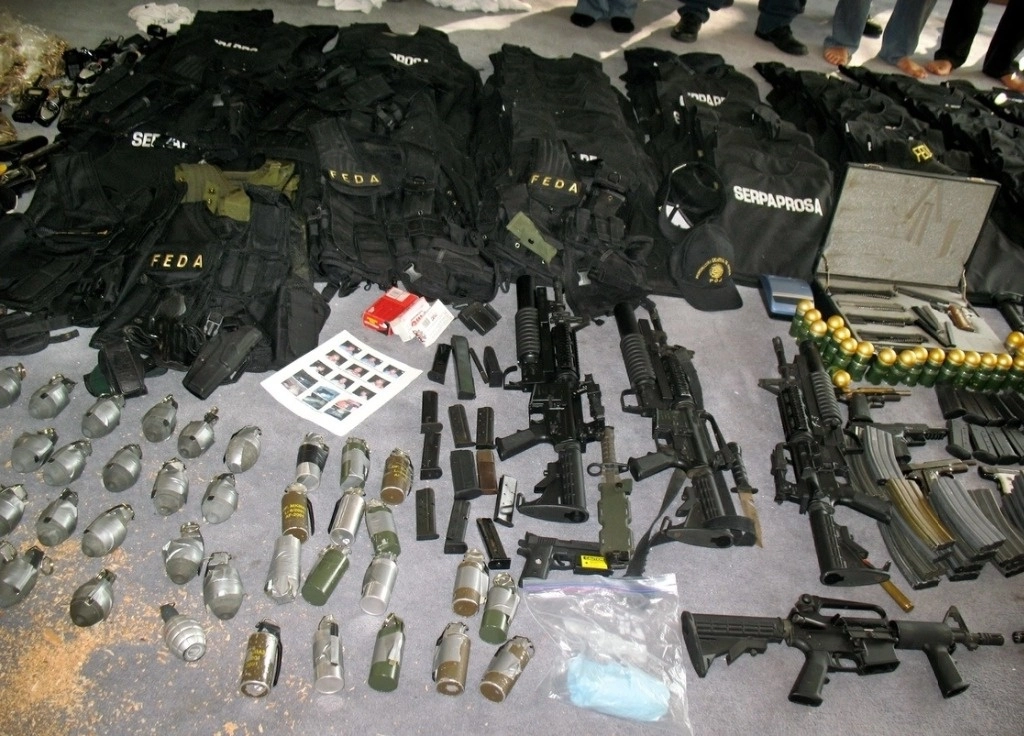 Legisladores demócratas impulsan un proyecto de ley para frenar el tráfico ilícito de armas de fuego estadunidenses a México. Foto 'La Jornada' 