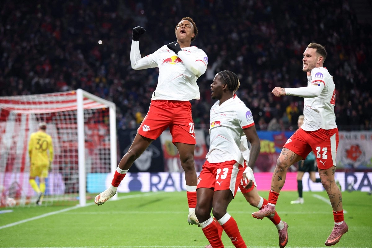 Assan Ouédraogo del Leipzig celebra su anotación ante Werder Bremen en la fecha 11 de Bundesliga, el 23 de noviembre de 2025. Foto 
