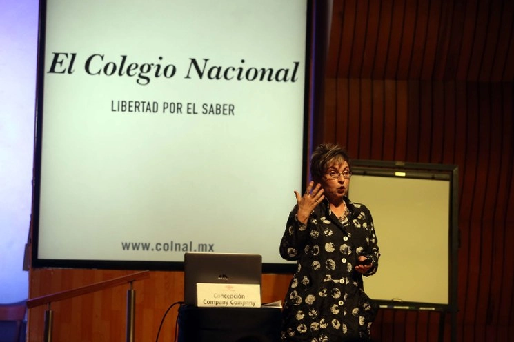El lenguaje incluyente “deja tranquilos a muchos y obstaculiza la percepción del problema real. Tiene efecto de superficie, no incide para nada en la estructura social y desvía la atención del problema fundamental: la discriminación por sexo, dijo la experta el 10 de marzo del 2020. Foto Jesús Villaseca