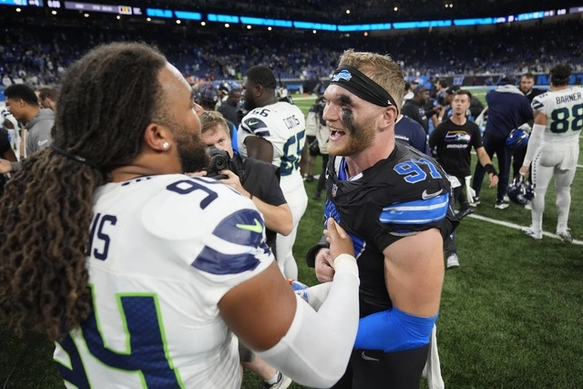 El quarterback de los Lions, Jared Goff, lanzó un juego perfecto estableciendo un récord al completar sus 18 pases. Foto Ap