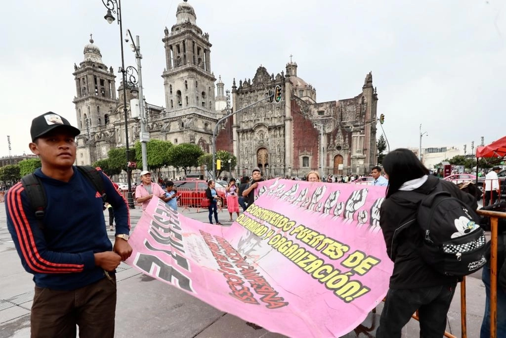 La OCSS exige la liberación de Gilberto Aguirre, Antonio Barragán, y Orlando Mesino, presos desde hace más de 20 años, a quienes, aseguran, se les fabricaron delitos para ser encarcelados. Foto Roberto García Ortiz 
