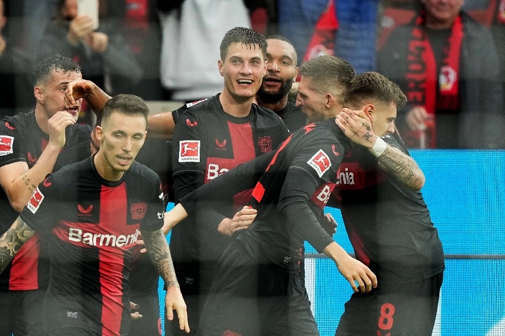 El Bayer Leverkusen perdía 1-0 ante Hoffemheim a los 88 minutos, momento en que inició la remontada con goles de Robert Andrich y Patrik Schick. Foto Ap