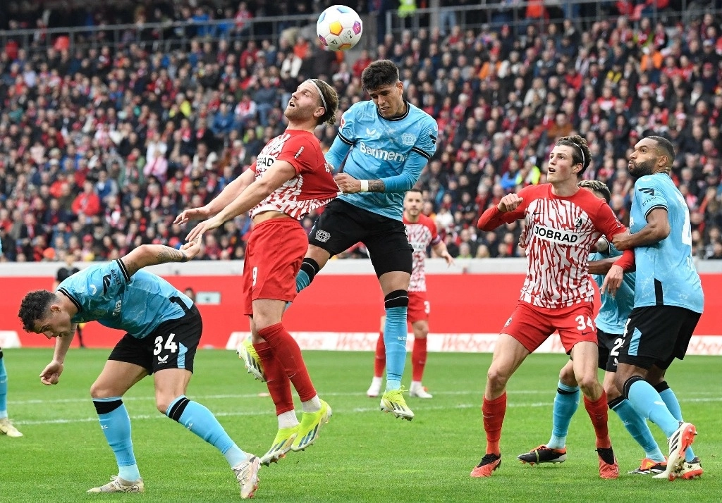Bayer Leverkusen y Friburgo se enfrentaron en acciones de la fecha 26 de Bundesliga. Foto Afp
