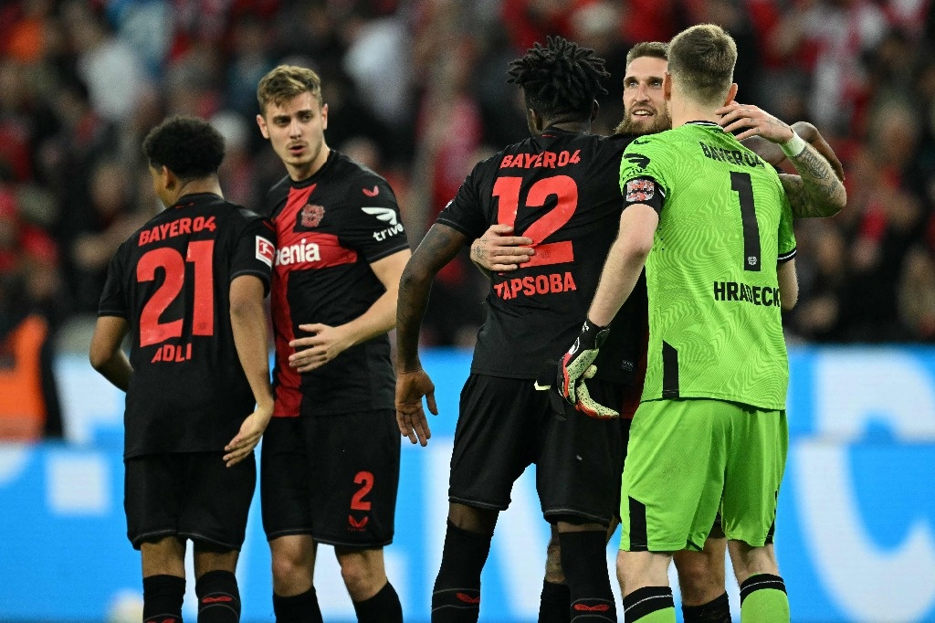 Leverkusen draws 2-2 with Suttgart and extends unbeaten streak to 46 games
