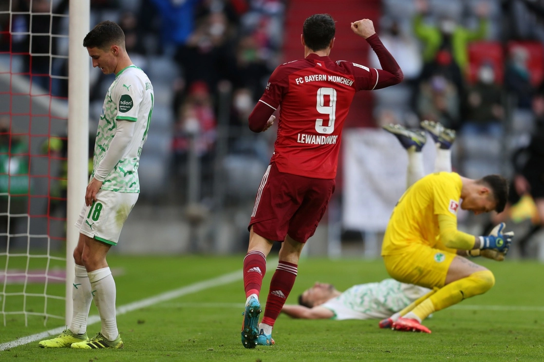 Robert Lewandowski es el líder de goleo de la Bundesliga con 28 tantos marcados. Foto  Ap