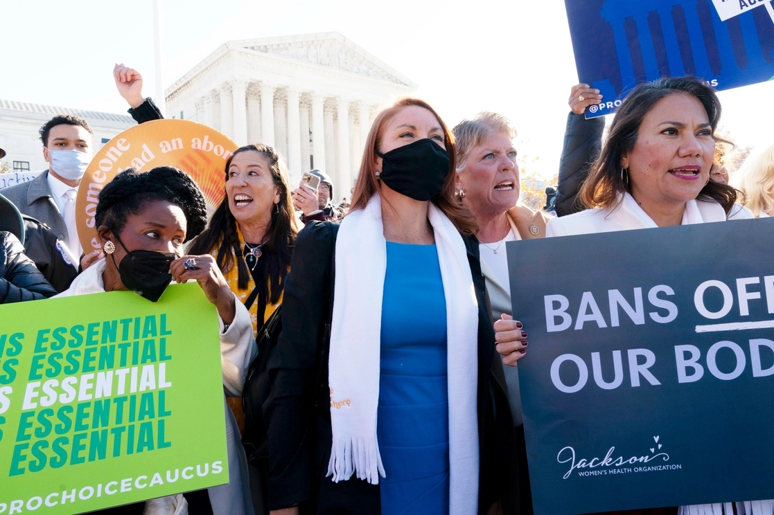 La ley de Texas ha prohibido la práctica de abortos una vez que se detecte la actividad cardiaca del embrión, lo que sucede alrededor de las seis semanas. Foto Ap