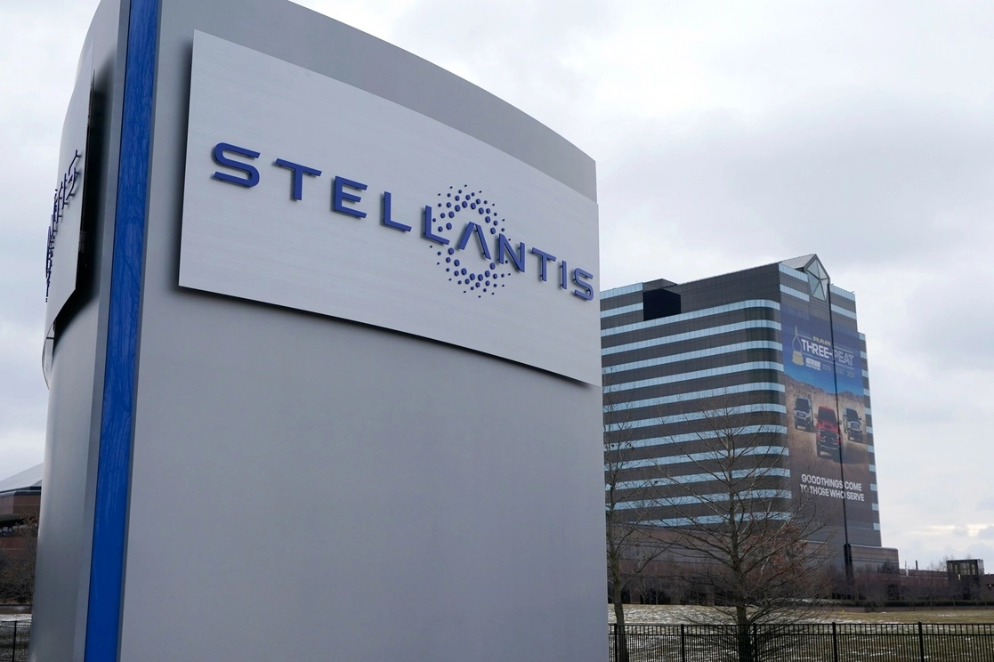 Stellantis, empresa europea-estadunidense dará prioridad a la construcción de vehículos eléctricos. Foto Ap  