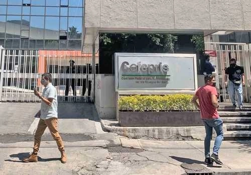 Suman ya 1.4 millones de cajas de medicamentos psiquiátricos autorizadas por la Cofepris.  Foto Pablo Ramos 