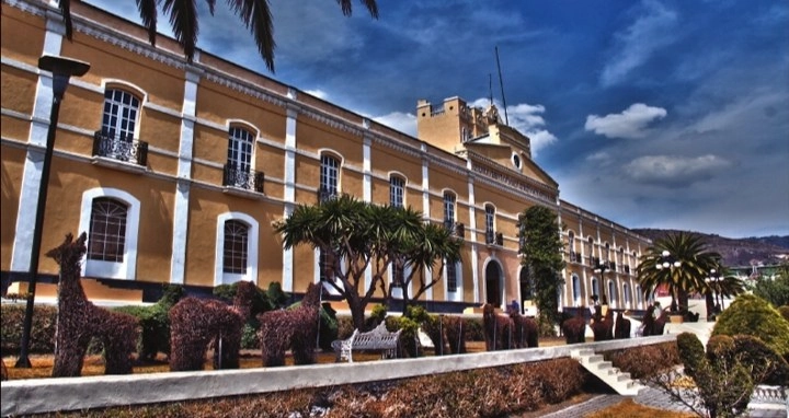 Fachada de la UAEH. Foto La Jornada