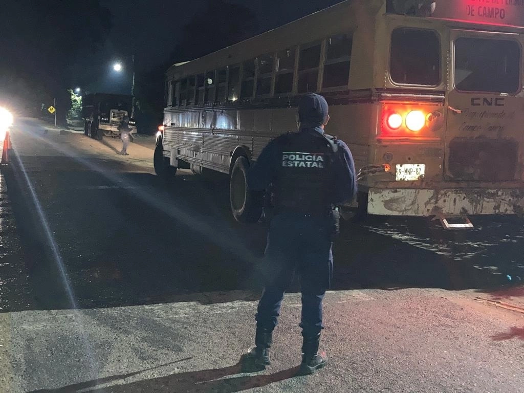Los maestros fueron liberados tras la intervención de autoridades municipales de San Juan Bautista Tuxtepec. En la imagen, un operativo de seguridad en esta región. Foto tomada del Twitter de @Policia_GobOax