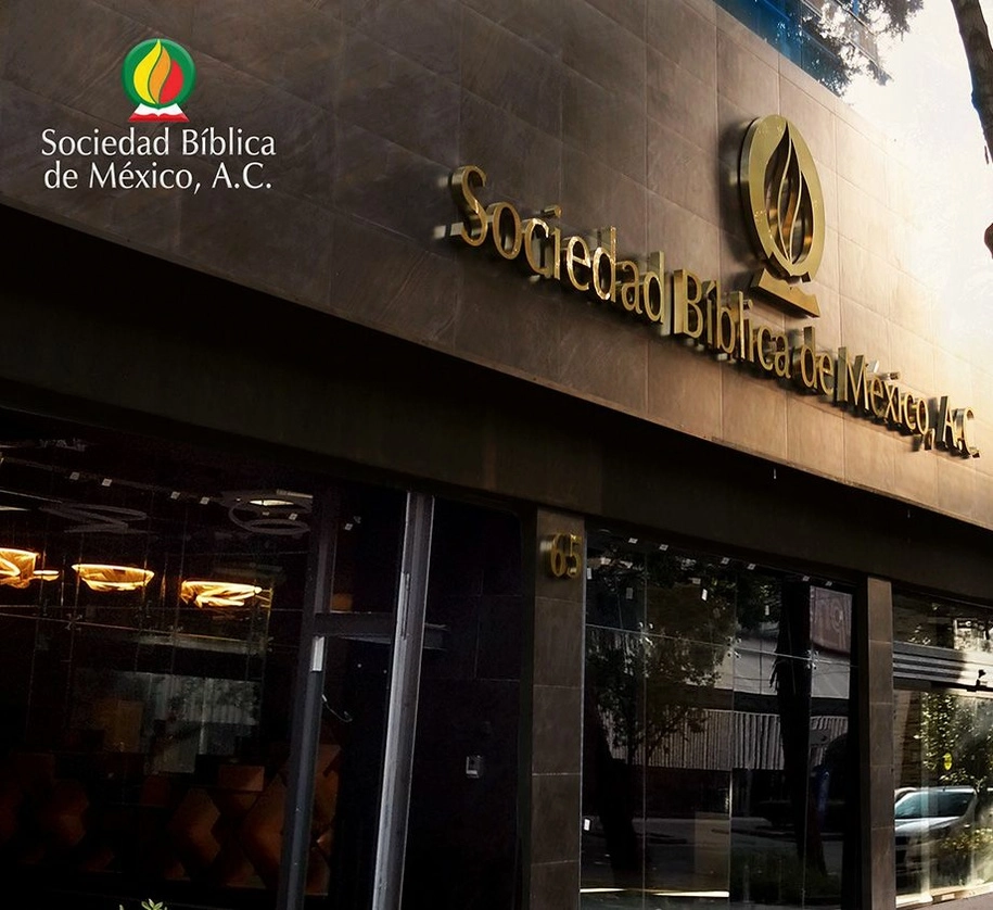 El pastor evangélico Abner López Pérez fue acusado por directivos de la Sociedad Bíblica de México de “administración fraudulenta”. Imagen tomada de la página web de la SBM