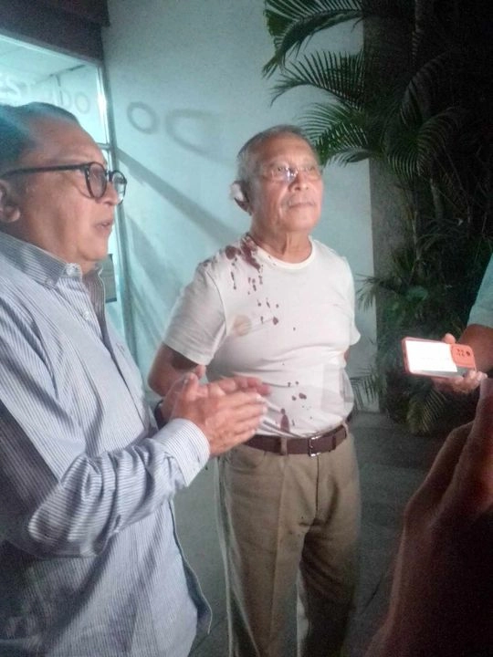 El periodista fue detenido por agredir a un policía, sin embargo, señala que él es la víctima del abuso de autoridad de los agentes.