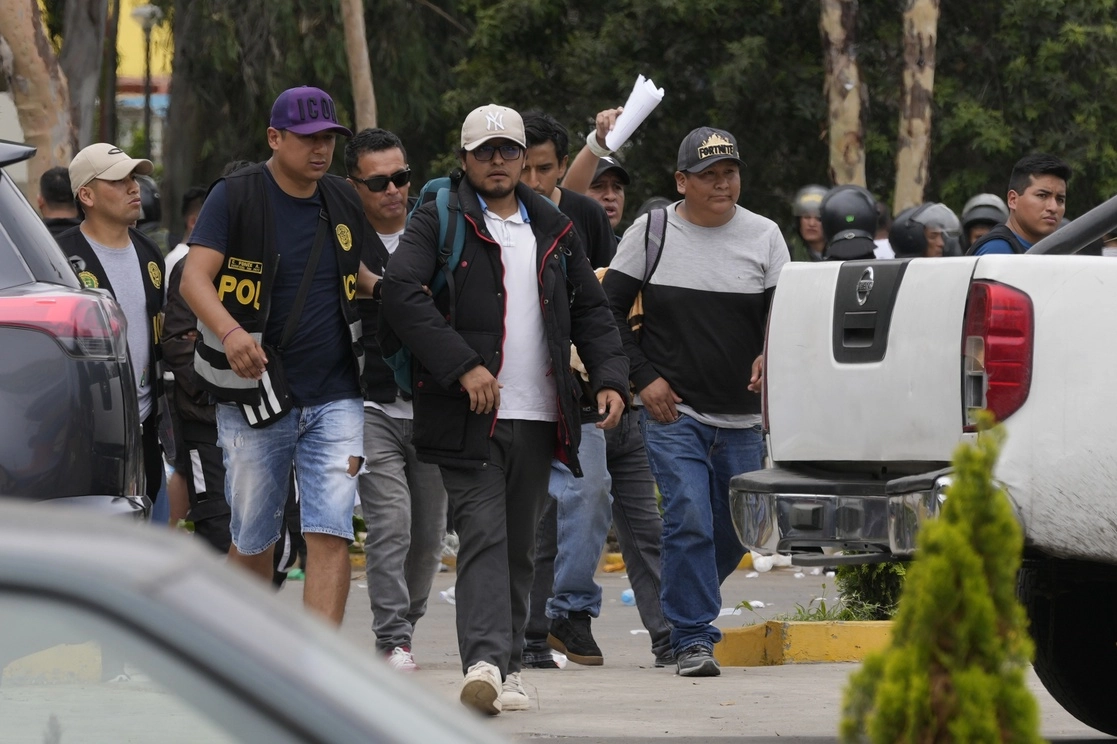 Un total de 192 de las 193 personas detenidas el sábado en la Universidad de San Marcos (en la imagen), fueron liberadas. Foto Ap 