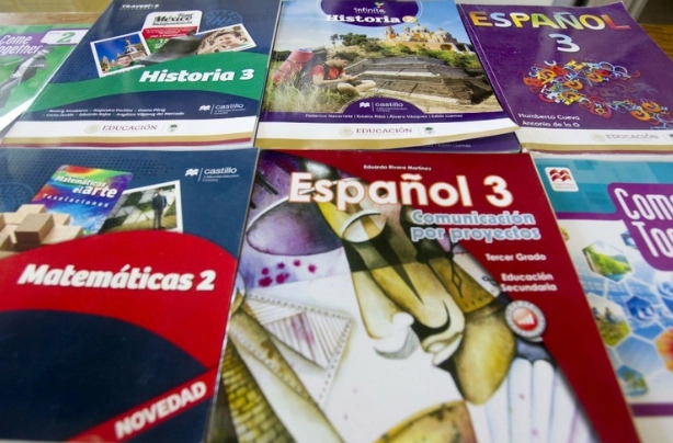 En redes sociales circula la convocatoria para una gran quema de libros de texto 2023-2024 de educación básica, el 10 de septiembre de este año. Foto  Cuartoscuro /Archivo