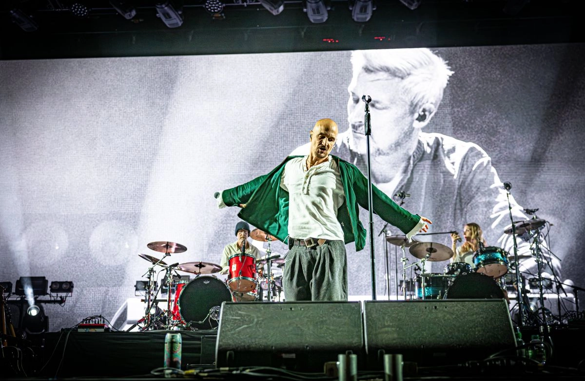 La Banda James durante un concierto.