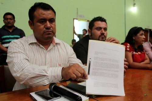 El dirigente de la sección 22 de la Coordinadora Nacional de los Trabajadores de la Educación en Oaxaca, Eloy López Hernández. Foto Jorge A. Pérez Alfonso / Archivo