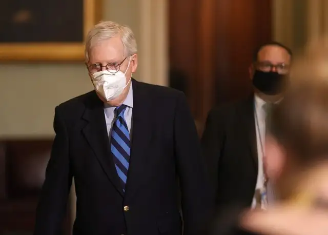 "La turba fue alimentada con mentiras" del presidente Donald Trump, afirmó el líder saliente de la mayoría republicana del Senado, Mitch McConnell. Foto Afp / Archivo