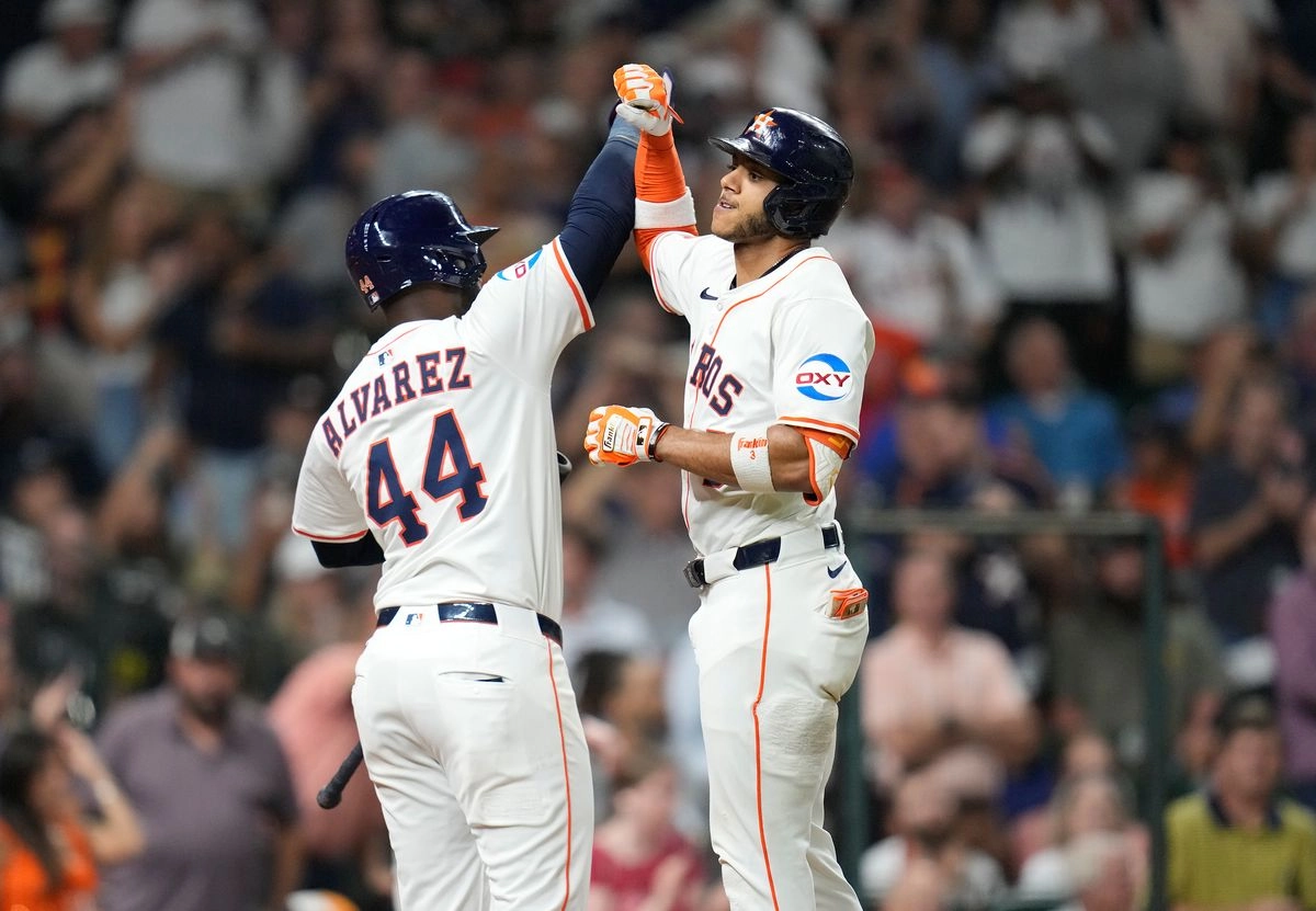 Los Astros de Houston derrotaron este miércoles por 8-7 a los Yanquis de Nueva York con una remontada comandada por el cubano Yordan Álvarez y el dominicano Jeremy Peña. Foto