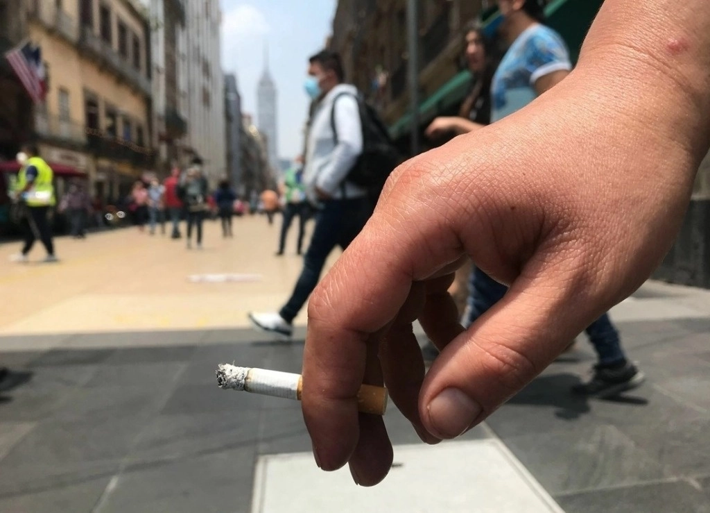 En Europa y otros países las farmacias no expenden cigarros porque en éstas se promueve   la salud, argumentó Antonio Pascual Feria, presidente de la Asociación Nacional de Farmacias de México (Anafarmex). Foto Cuartoscuro / Archivo 