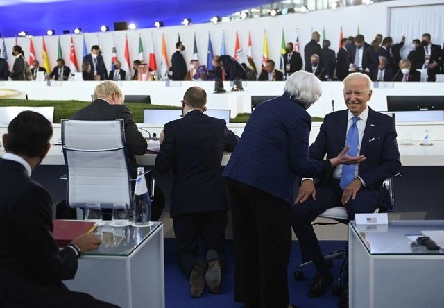 La secretaria del Tesoro estadunidense, Janet Yellen, y el presidente de EU, Joe Biden, durante la cumbre del G-20. Foto Brendan Smialowski / Pool / Afp