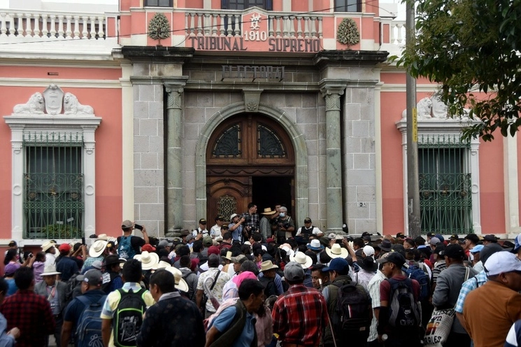 Los líderes señalaron que abrir la puerta a la impugnación es denostar la voluntad del pueblo. Foto Afp