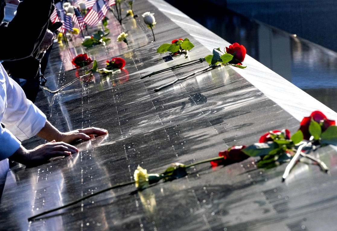 Memorial en el vigésimo aniversario de los ataques del 11 de septiembre en Manhattan, Nueva York, el 11 de septiembre de 2021. Foto Ap
