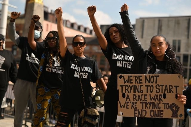 Protesta antirracistas en Inglaterra convocada tras la muerte de George Floyd a manos de policías de Minnesota, EU. Foto Afp