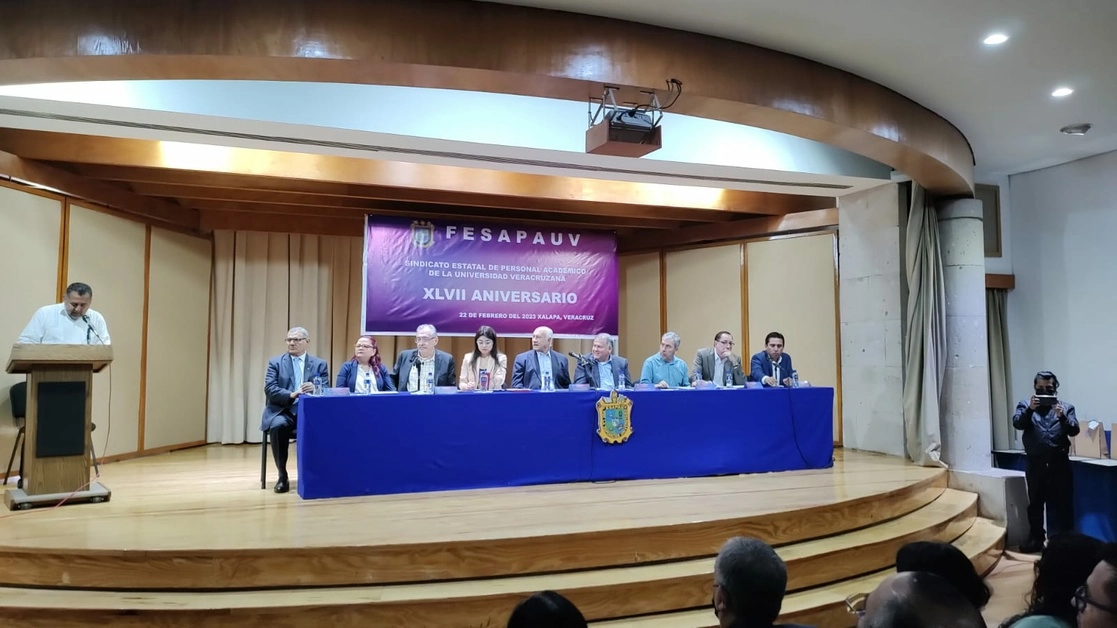 Los líderes sindicales durante su reunión de este miércoles. Foto Eirinet Gómez