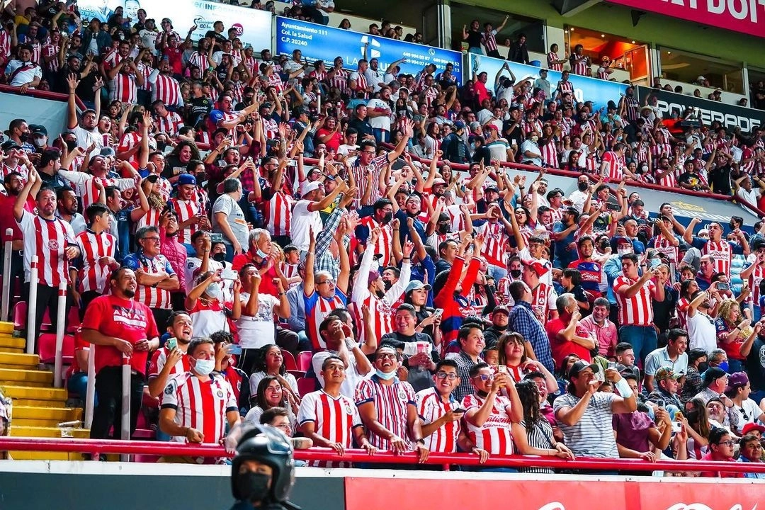 Para la senadora Margarita Valdez, la violencia de marzo pasado en el estadio Querétaro se relaciona con el alcoholismo. Foto tomada del Instagram de @chivas
