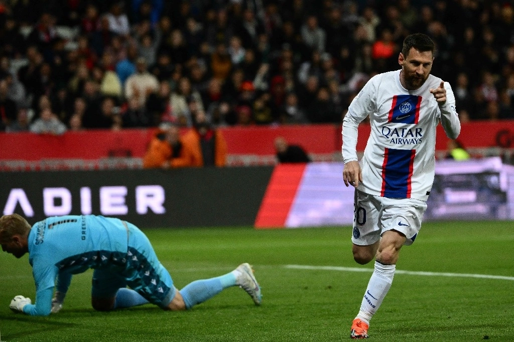 Lionel Messi anotó el primer gol ante Niza al minuto 26 en duelo de la fecha 30 de la Ligue 1. Foto Afp