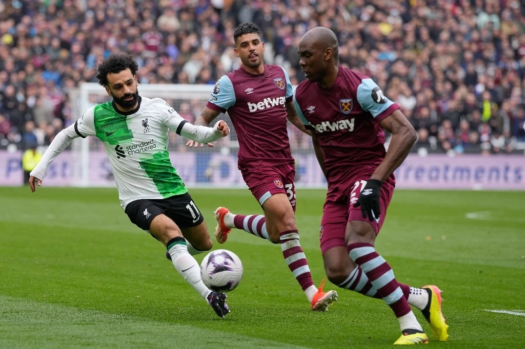 Mohamed Salah del Liverpool tuvo un altercado con el director técnico de su equipo, Jurgen Klopp, luego del empate 2-2 ante West Ham. Foto Ap