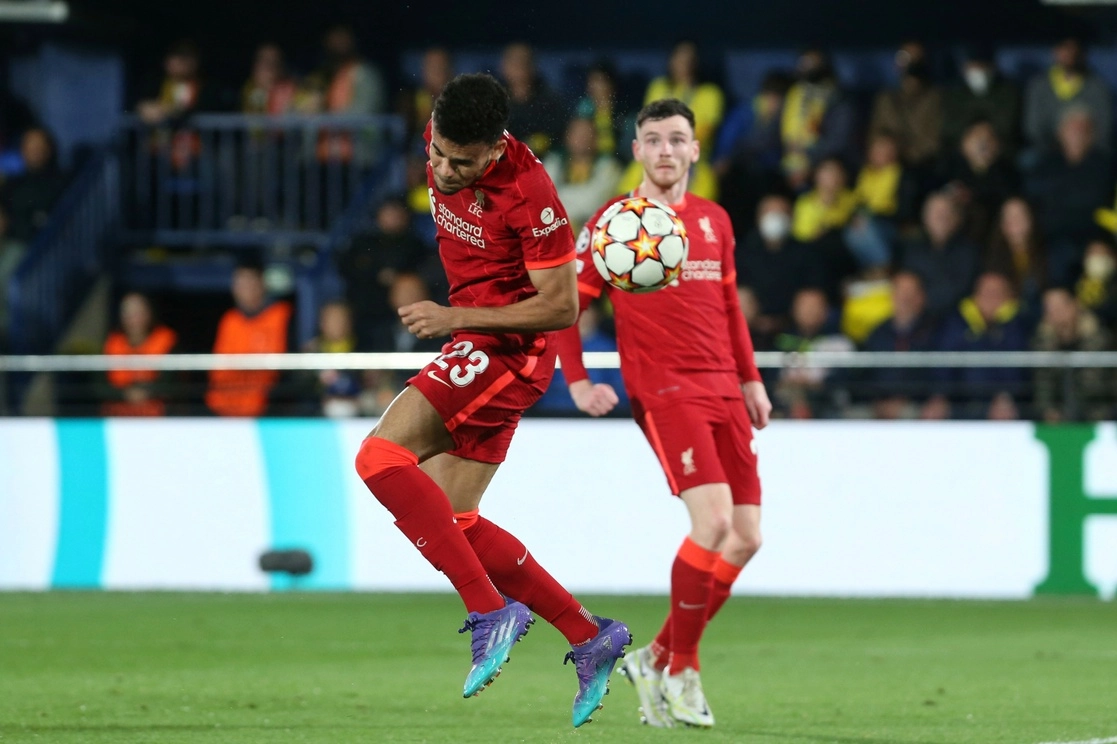 El colombiano Luis Díaz encabezó la respuesta del Liverpool para doblegar al Villarreal y asegurar el pase a la final de la Liga de Campeones. Foto Ap