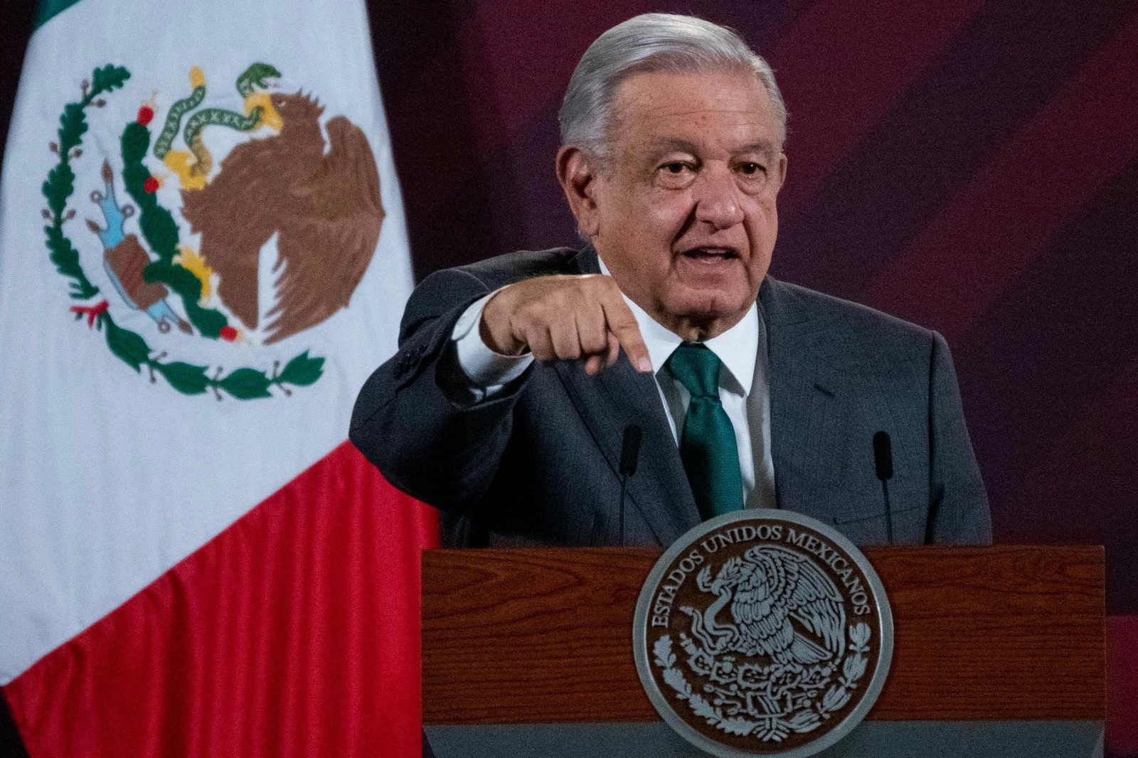 El presidente de México Andrés Manuel López Obrador durante su conferencia matutina en Palacio Nacional, en la Ciudad de México, el 17 de octubre de 2023. Foto Cuartoscuro
