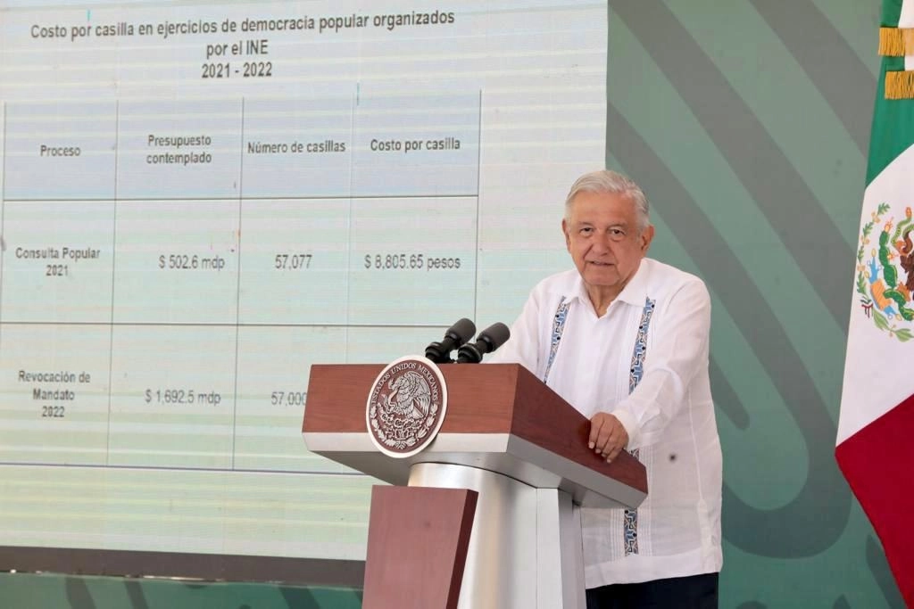 El presidente Andrés Manuel López Obrador durante la conferencia de prensa matutina en Colima, Colima, el 25 de febrero de 2022. Foto cortesía Presidencia