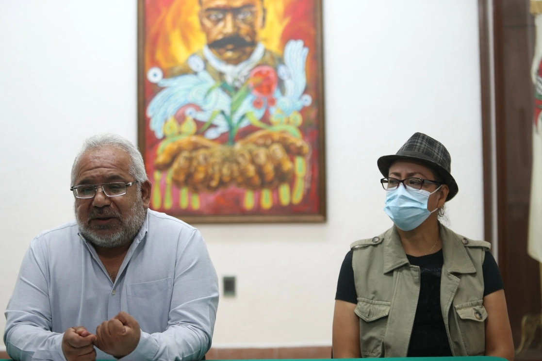 Luz Carlos Moreno Pérez y María Eugenia Rojano Valdés de la CCC en conferencia de prensa. Foto Yazmín Ortega Cortés



